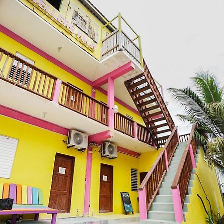 Travellers Palm Backpackers Vandrerhjem Caye Caulker Eksteriør bilde